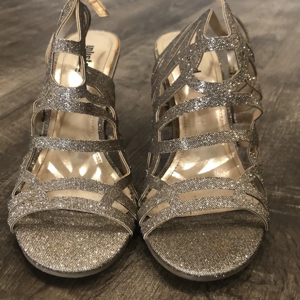 Gold sparkly heels - Picture 5 of 5